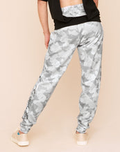 Load image into Gallery viewer, Earth Republic Shawn Jogger Pant Joggers in color Camouflage (Athleisure Print 3) and shape jogger
