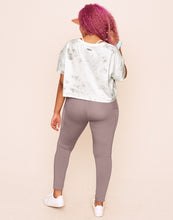 Load image into Gallery viewer, Earth Republic Emberly Leggings Leggings in color Deauville Mauve and shape legging
