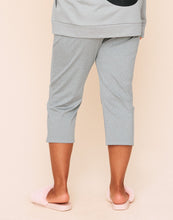 Load image into Gallery viewer, Earth Republic Jaelyn Cropped Pant Cropped Pant in color Oyster Mushroom Marl and shape pant
