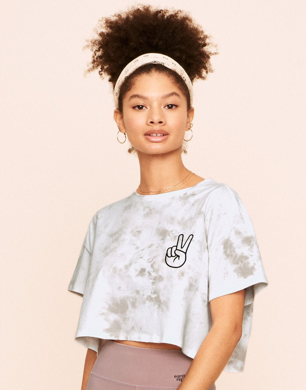 Earth Republic Austyn Cropped Crew Neck Tee Cropped Top in color Tea Stain Print and shape short sleeve tee