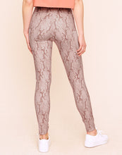 Load image into Gallery viewer, Earth Republic Emberly Leggings Leggings in color Snakeskin (Sports Print 2) and shape legging
