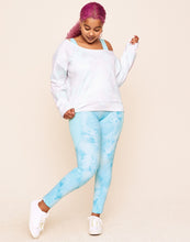 Load image into Gallery viewer, Earth Republic Emberly Leggings Leggings in color Wash (Sports Print 3) and shape legging
